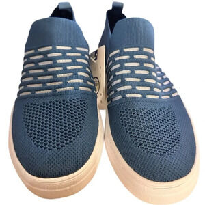 Women's Slip-on Sneakers Lightweight Comfort Mesh Casual Low Cut Walking Shoes